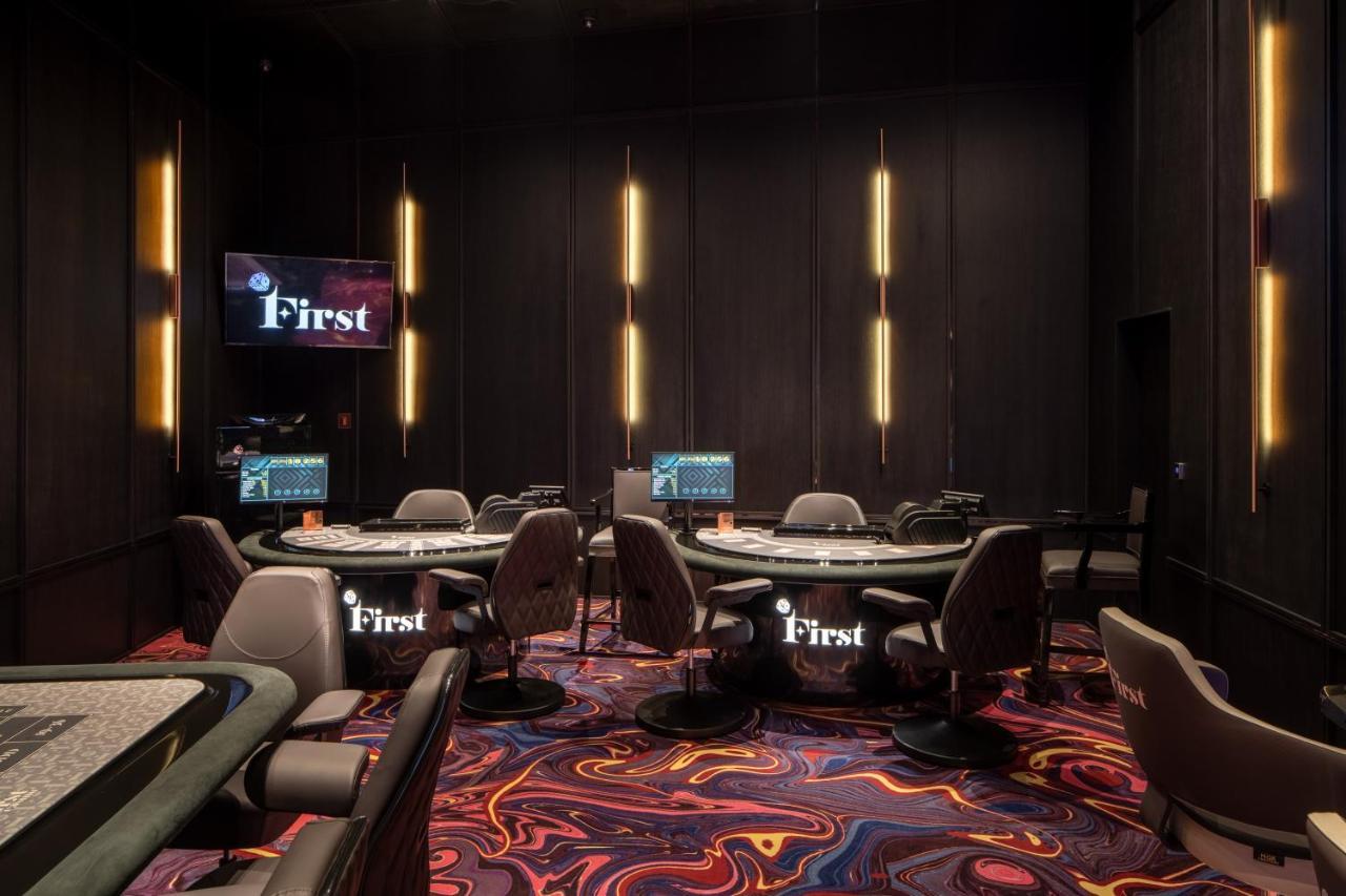 Grand Hotel Lviv Casino & Spa Εξωτερικό φωτογραφία First Casino