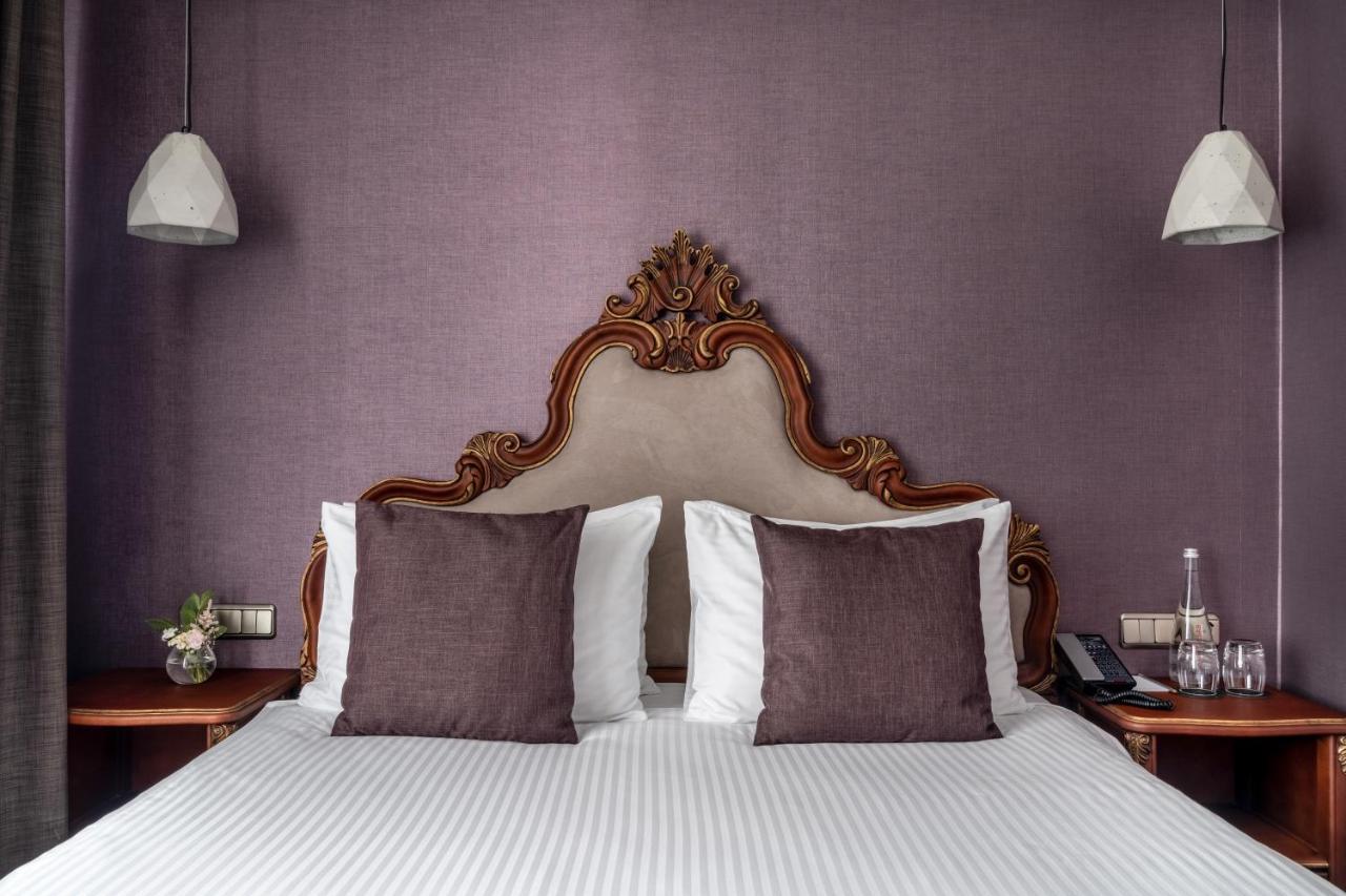 Grand Hotel Lviv Casino & Spa Εξωτερικό φωτογραφία A bedroom at the hotel