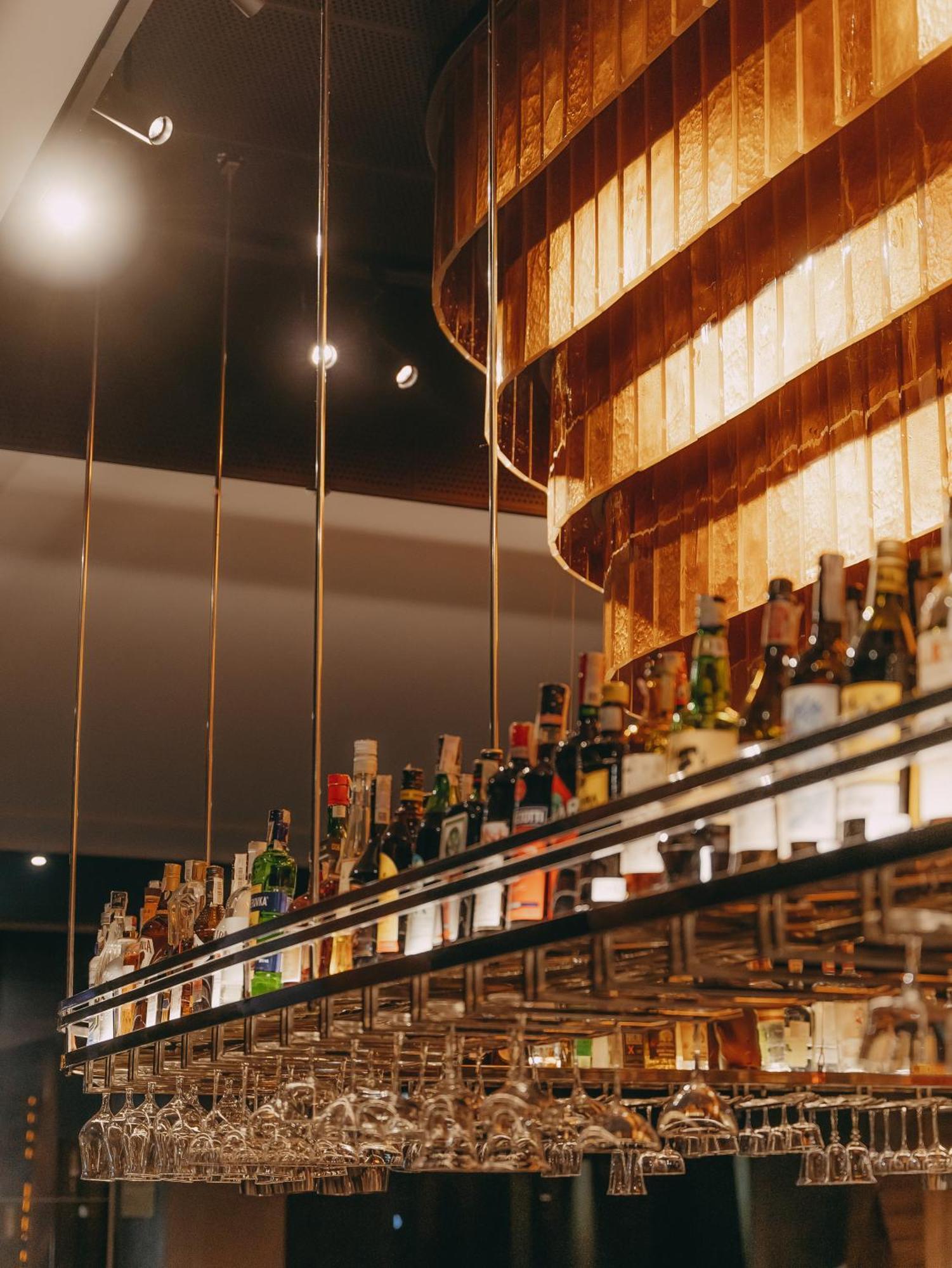 Grand Hotel Lviv Casino & Spa Εξωτερικό φωτογραφία The bar at the 360° Lounge