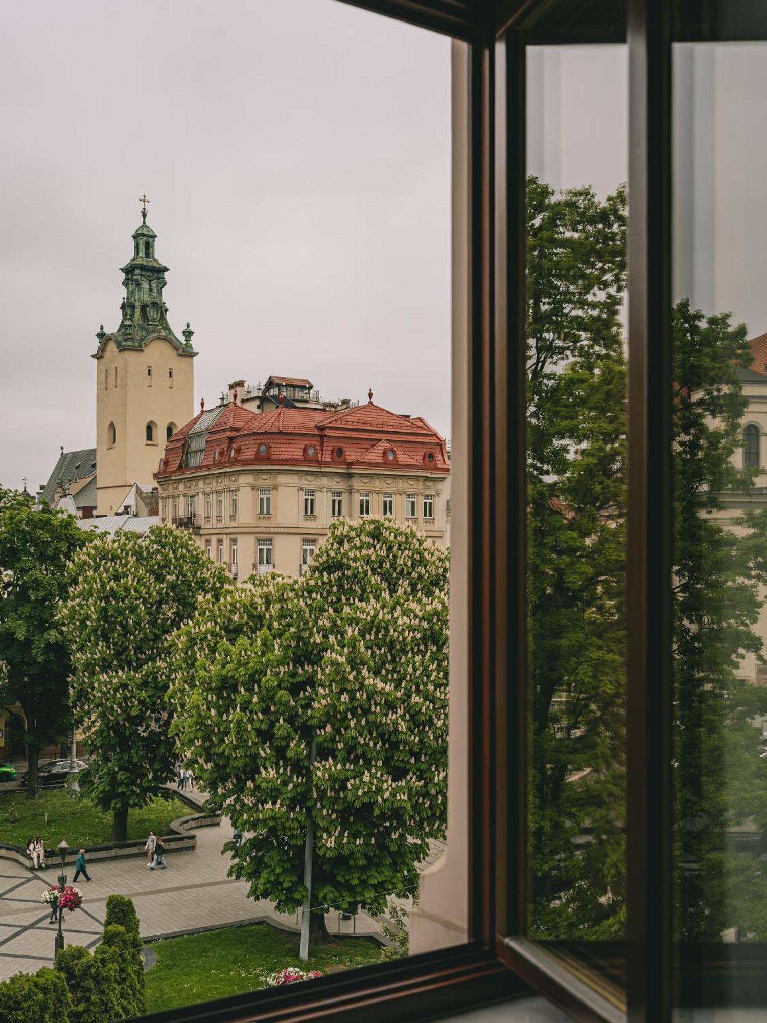 Grand Hotel Lviv Casino & Spa Εξωτερικό φωτογραφία The University of Hradec Králové